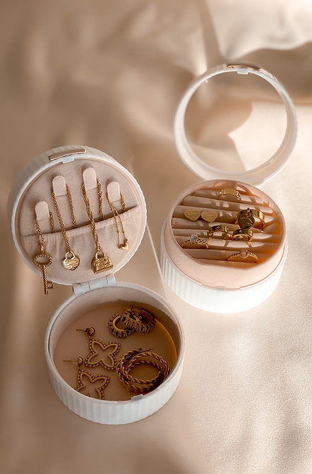 Small Portable Jewelry Box | white